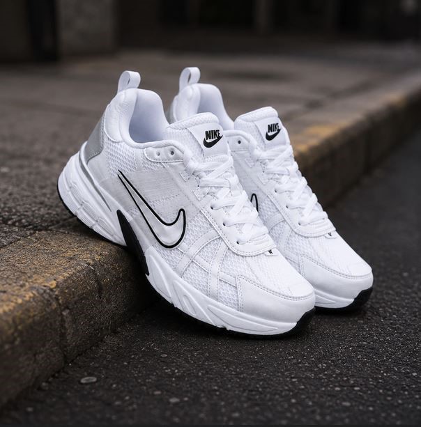 کفش ورزشی نایک وی تو کی ران NIKE V2K RUN ( در 4 رنگ بندی )